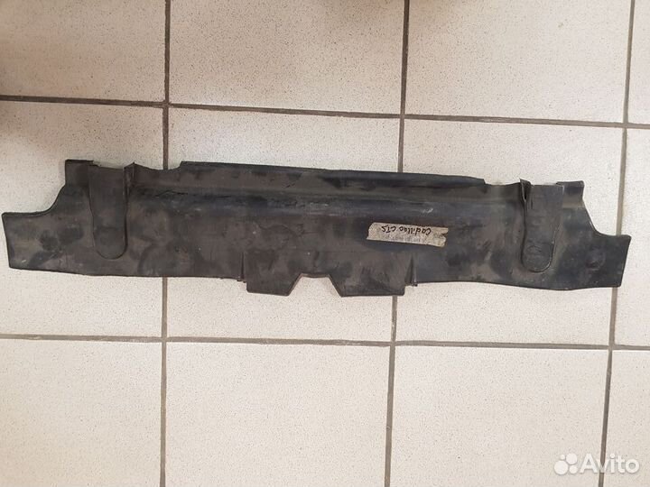 Кожух радиатора Cadillac CTS 2002-2008 1 25740358