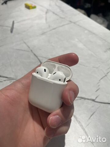 Apple airpods 2