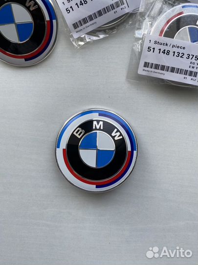 Юбильейная М BMW эмблема. 82 74