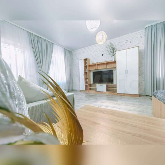 1-к. квартира, 42 м², 1/2 эт.