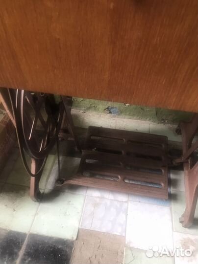 Ножная швейная машинка пмз