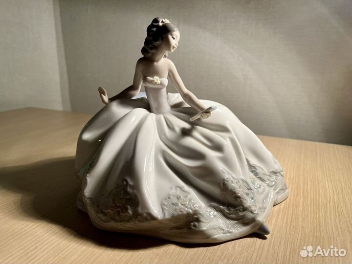 Статуэтка фарфоровая Lladro