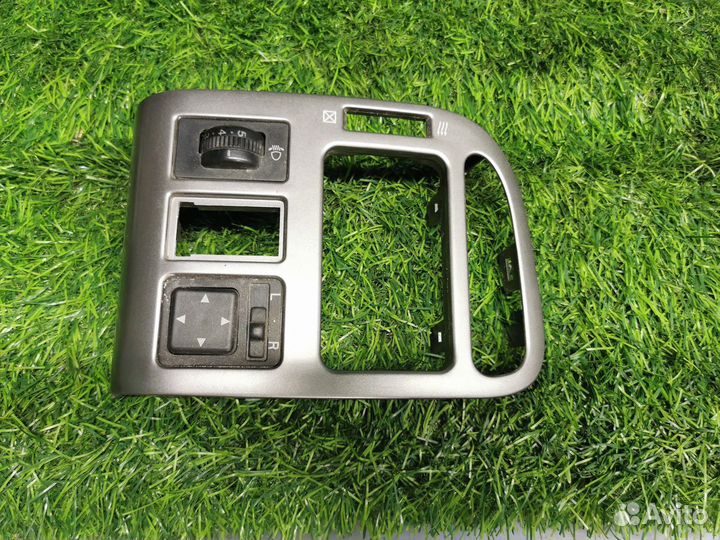 Решетка вентиляционная Toyota Avensis (T220) I