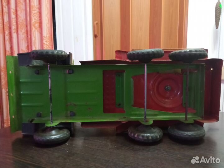 Советская игрушка автокран