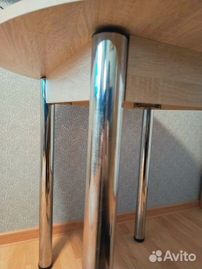 Стол кухонный