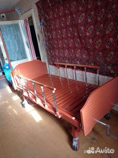 Медицинская кровать для лежачих больных