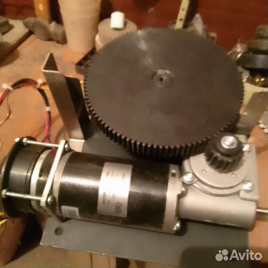 Эл.двигатель с редуктором, 12 В