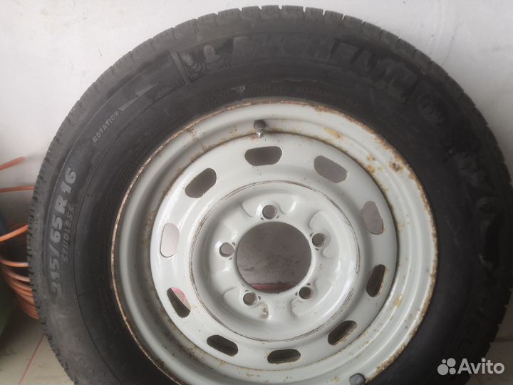 Michelin Agilis X-Ice North 215/65 R16 96Q