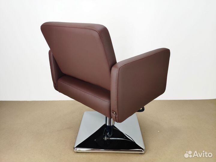 Кресла парикмахерские Elegant. От производителя