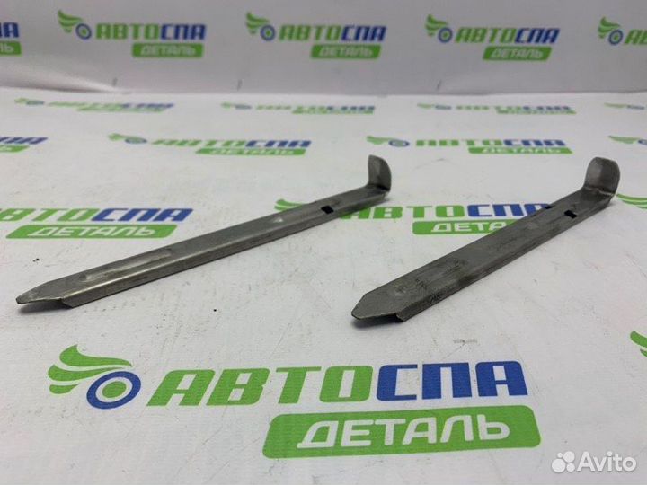 Крепление фары Volvo V70 / S80 D4164T 2010