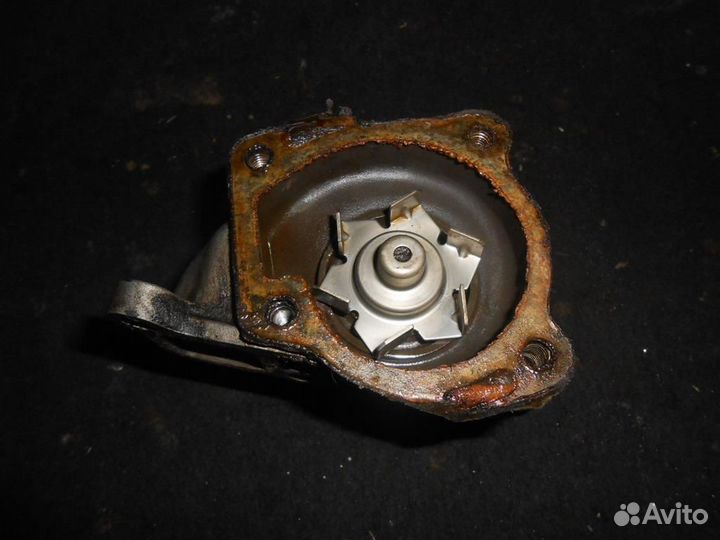 Насос водяной (помпа) Mazda Familia BF(85-87)