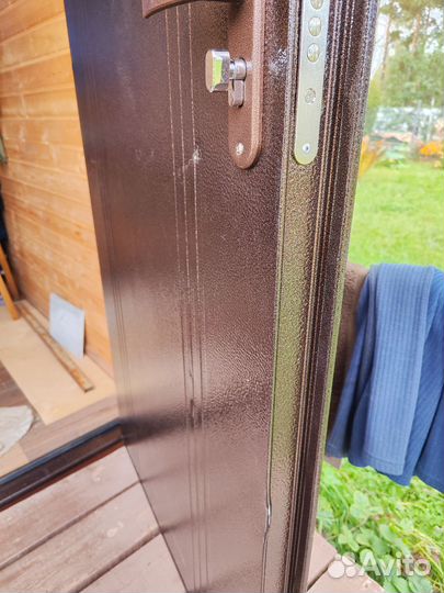 Дверь входная металлическая