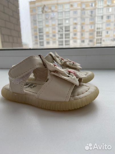Сандалии для девочки