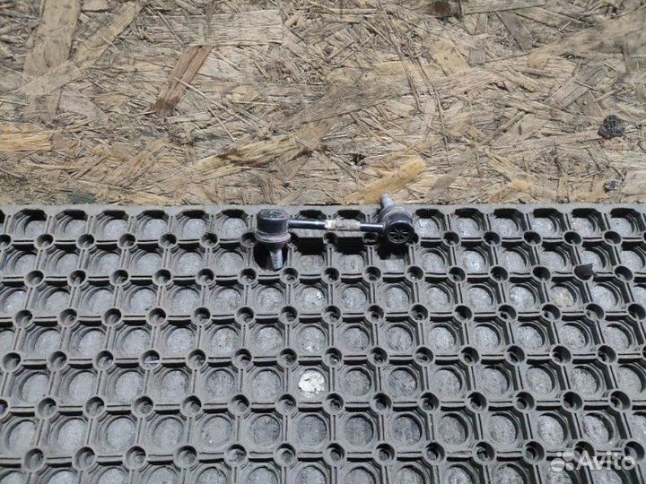 Стойка стабилизатора задняя правая Genesis G70