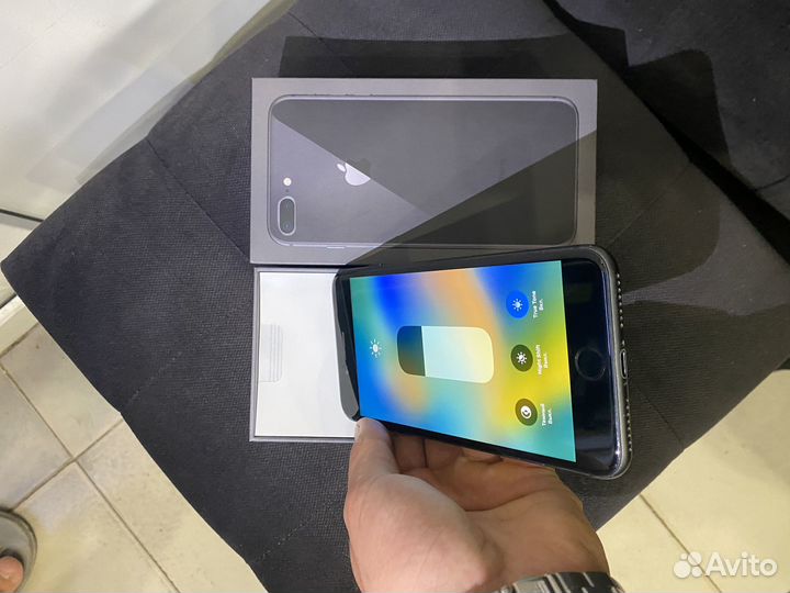 Телефон iPhone 8 plus