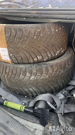 Pirelli Carrier Winter 235/45 R18 36G