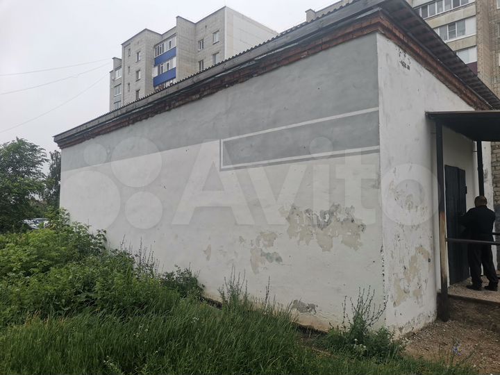 Гараж, > 30 м²