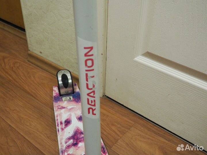 Самокат (3х колесный) со светящими колесами