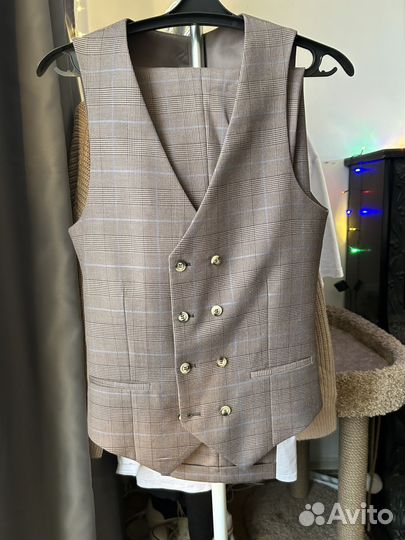 Мужской костюм тройка