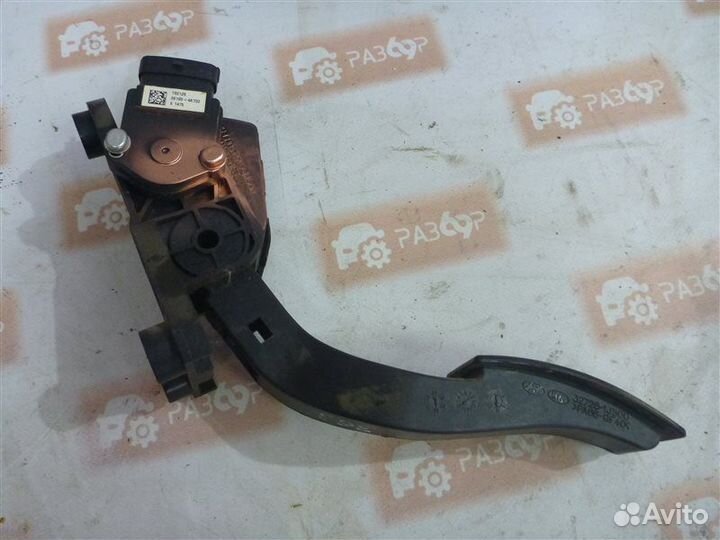 Педаль газа Hyundai Solaris RB G4FA 2013