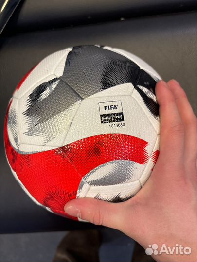 Футбольный мяч Adidas Tiro Pro