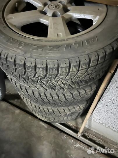 Bridgestone Blizzak DM-V1 225/65 R17