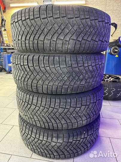 Pirelli Ice Zero 235/55 R19