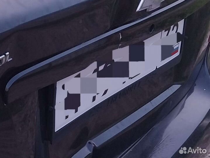 Крышка багажника Chevrolet Lacetti после дтп вмят