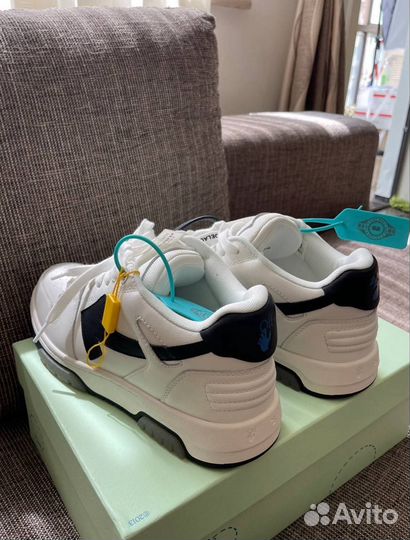 Off white out of office (оригинал)