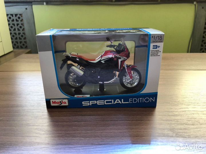 Maisto 1:18 - Мотоцикл - Honda Africa Twin DCT