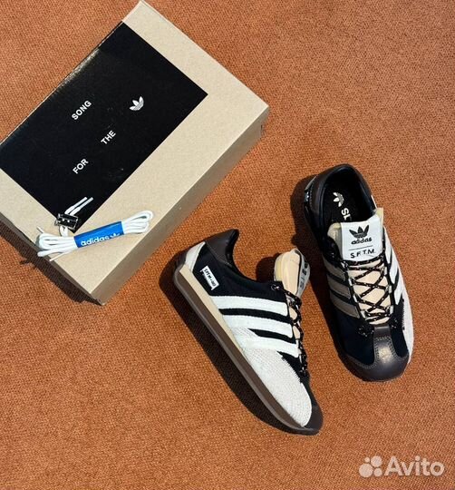 Кроссовки женские Adidas