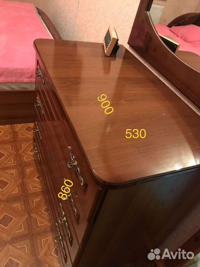 Спальный гарнитур