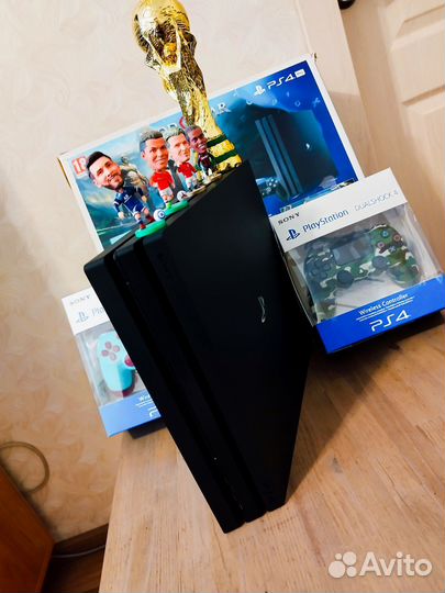 Sony PlayStation 4 pro 1TB (В Идеале)