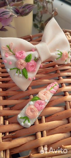 Бантики с вышивкой на 8 марта