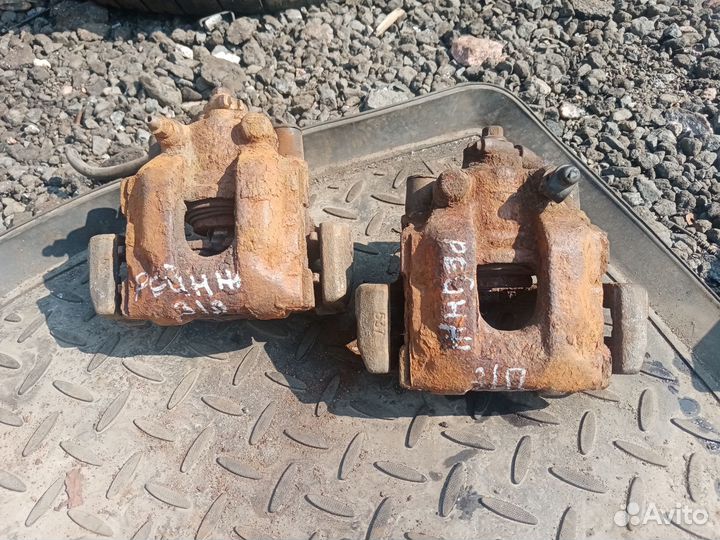 Суппорт задний Ленд Ровер/Рейнж Ровер 2004,год