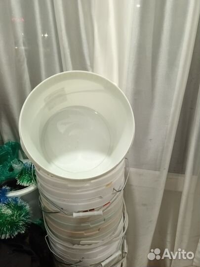 Ведра пластиковые 10л бу и -5 л. С крышкой