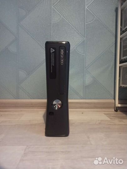 Xbox 360 slim не прошитый