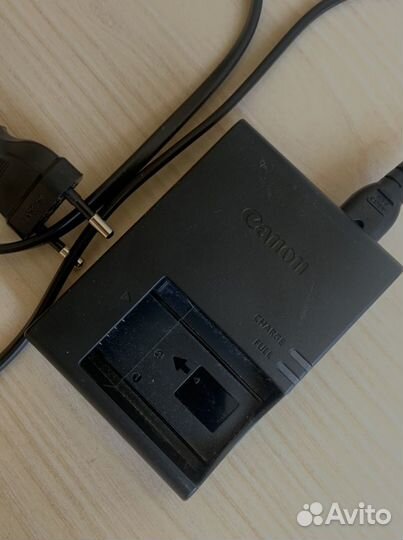 Зарядное устройство Canon LC-E17