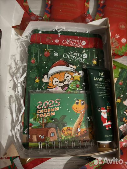 Новогодние наборы подарочные