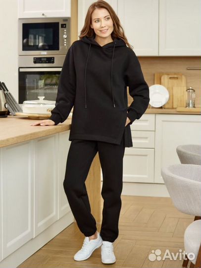 Спортивный костюм женский