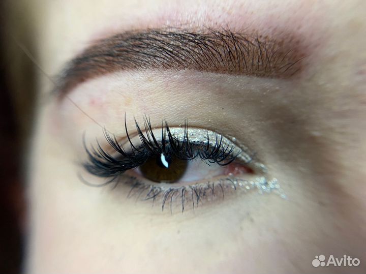 Перманентный макияж бровей