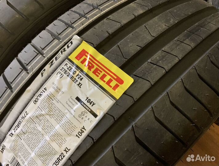 Pirelli P Zero PZ4 275/35 R22 и 315/30 R22