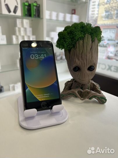 iPhone 8, 64 ГБ