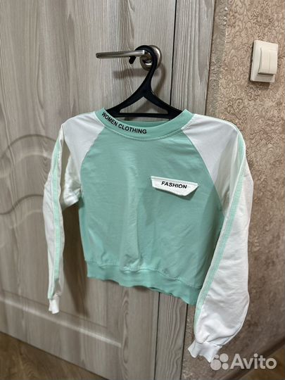 Укороченный свитшот