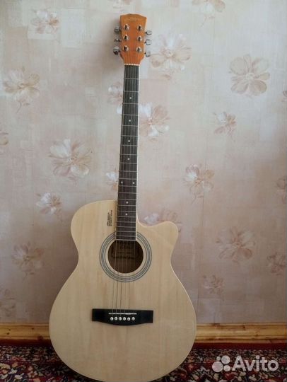 Акустическая гитара