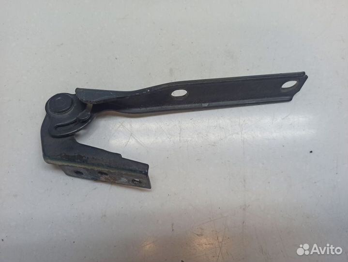 Петля капота левая Volkswagen Passat B5 Audi A4