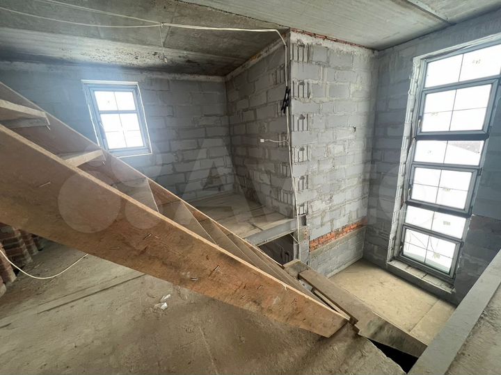 Коттедж 225 м² на участке 10 сот.