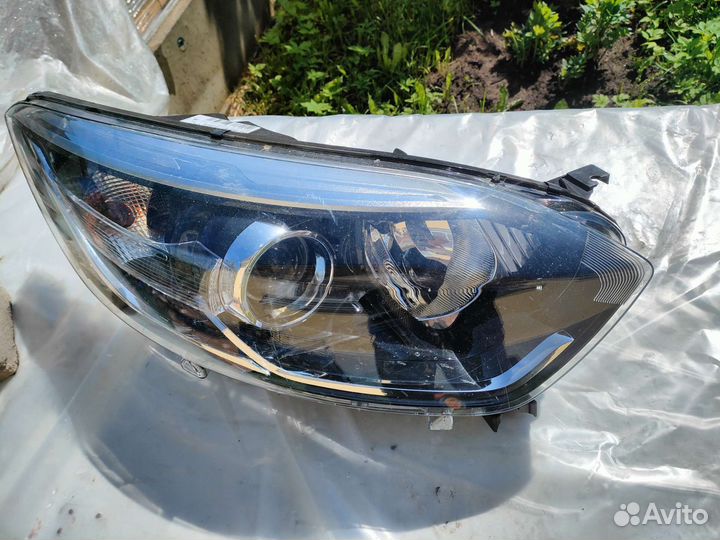 Фара правая Renault Kaptur (2016-2020)