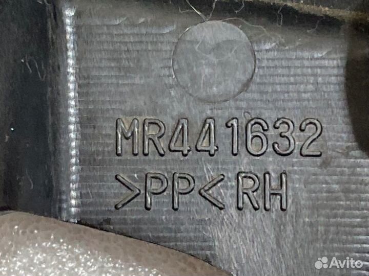 Крышка зеркала (уголок) правая Mitsubishi Lancer 9