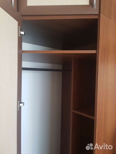 Угловой шкаф